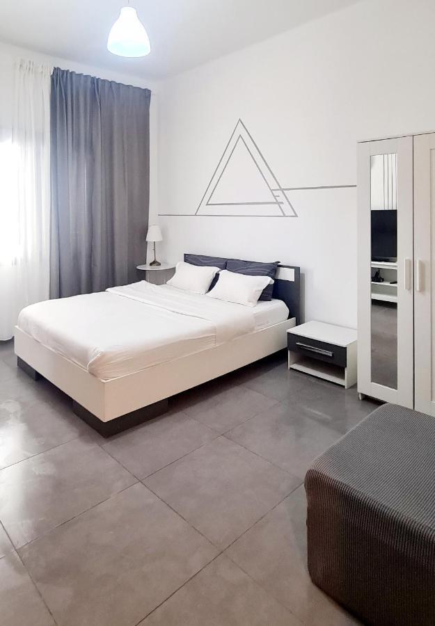 Nice Apartments On Ben Yehuda Str Tel Aviv Bagian luar foto