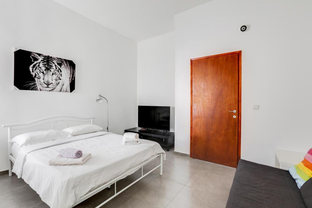 Nice Apartments On Ben Yehuda Str Tel Aviv Bagian luar foto